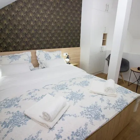 Diamond Apartment