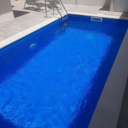 Diamond Apartment *